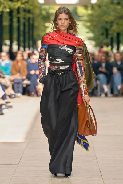 Look 56